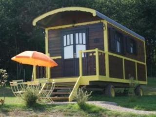 Les Roulottes Et Cabanes De La Champagne บา-ซู-โรบ ภายนอก รูปภาพ