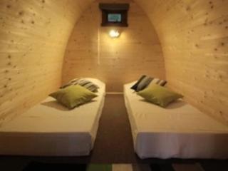 Les Roulottes Et Cabanes De La Champagne บา-ซู-โรบ ภายนอก รูปภาพ