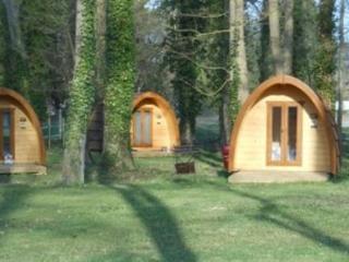 Les Roulottes Et Cabanes De La Champagne บา-ซู-โรบ ภายนอก รูปภาพ