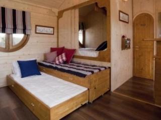 Les Roulottes Et Cabanes De La Champagne บา-ซู-โรบ ภายนอก รูปภาพ