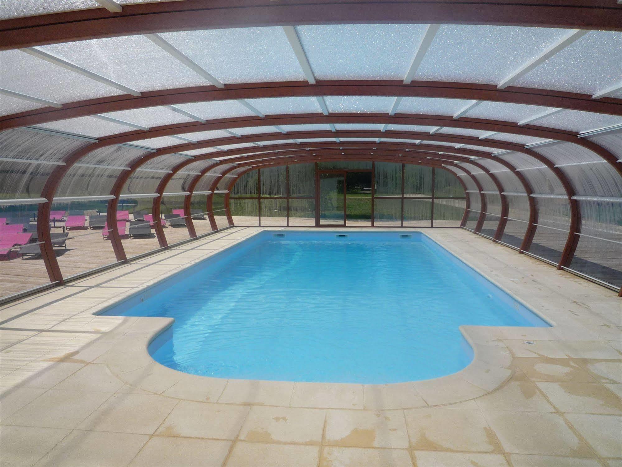 Les Roulottes Et Cabanes De La Champagne บา-ซู-โรบ ภายนอก รูปภาพ